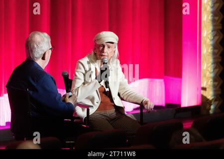 12 novembre 2023: L'attrice vincitrice del BAFTA Diane Ladd parla del suo nuovo film Isle of Hope con lo storico del cinema Leonard Maltin al Coronado Island Film Festival di Coronado, California, domenica 12 novembre. Diane ha recitato in film di registi di spicco come Roman Polanski, Martin Scorcese e David Lynch; è anche regista e produttore ed è la madre dell'attrice vincitrice di Oscar Laura Dern (Credit Image: © Rishi Deka/ZUMA Press Wire) SOLO PER USO EDITORIALE! Non per USO commerciale! Foto Stock