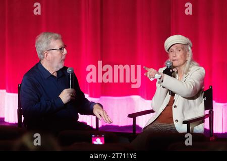 12 novembre 2023: L'attrice vincitrice del BAFTA Diane Ladd parla del suo nuovo film Isle of Hope con lo storico del cinema Leonard Maltin al Coronado Island Film Festival di Coronado, California, domenica 12 novembre. Diane ha recitato in film di registi di spicco come Roman Polanski, Martin Scorcese e David Lynch; è anche regista e produttore ed è la madre dell'attrice vincitrice di Oscar Laura Dern (Credit Image: © Rishi Deka/ZUMA Press Wire) SOLO PER USO EDITORIALE! Non per USO commerciale! Foto Stock