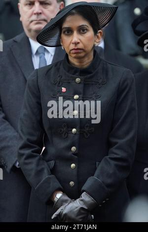 Foto del fascicolo datata 12/11/23 del Segretario di Stato Suella Braverman durante il servizio domenicale della memoria al Cenotafio, a Whitehall, Londra. Foto Stock