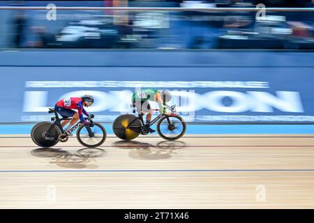 Lara Gillespie Ireland conquista la vittoria nell'eliminazione femminile seguita da Anita Yvonne Stenberg Norvegia durante il quinto round della UCI Track Champions League 2023 al Lee Valley VeloPark di Londra, l'11 novembre 2023. Foto di Phil Hutchinson. Solo per uso editoriale, licenza necessaria per uso commerciale. Nessun utilizzo in scommesse, giochi o pubblicazioni di un singolo club/campionato/giocatore. Foto Stock