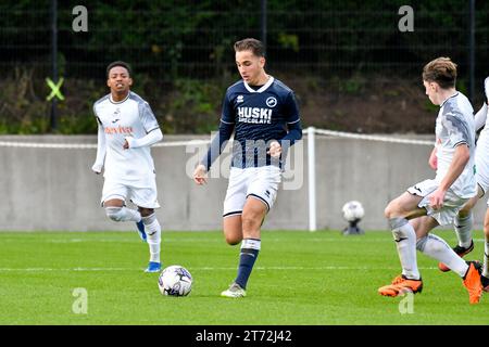 Swansea, Galles. 11 novembre 2023. Alfie Massey di Millwall in azione durante il match Under 18 Professional Development League tra Swansea City e Millwall alla Swansea City Academy di Swansea, Galles, Regno Unito, l'11 novembre 2023. Crediti: Duncan Thomas/Majestic Media. Foto Stock