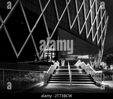 ILLUMINARE LA STRADA Foto Stock