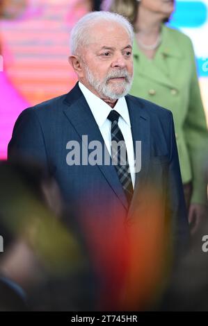 Brasilia, Brasile. 13 novembre 2023. Foto, Presidente Lula. Questo lunedì (13) il presidente Luiz Inácio Lula da Silva partecipa al Palazzo Planalto alla cerimonia di sanzione per il disegno di legge n. 5384/2020, che aggiorna la legge sulle quote. (Foto: Ton Molina/Fotoarena) crediti: Foto Arena LTDA/Alamy Live News Foto Stock