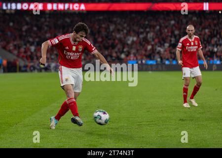 12 novembre 2023. Lisbona, Portogallo. Il centrocampista del Benfica dal Portogallo Joao Neves (87) in azione durante la partita del match 11 di Liga Portugal Betclic, SL Benfica 2 vs 1 Sporting CP credito: Alexandre de Sousa/Alamy Live News Foto Stock