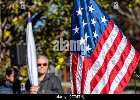 La cerimonia annuale di Acton si tiene nell'Acton Center di fronte al Municipio. Foto Stock