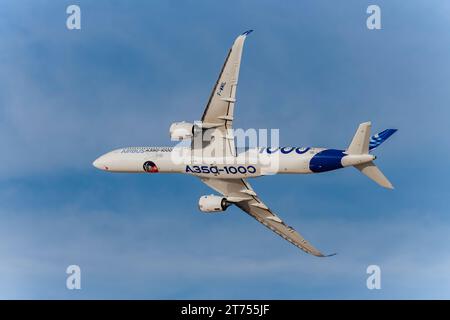 Airbus A350-1000 al Dubai Air Show 2023 a Dubai, Emirati Arabi Uniti Foto Stock