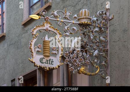 Segno di naso in ferro battuto di un caffè, Rottweil, Baden-Wuerttemberg, Germania Foto Stock