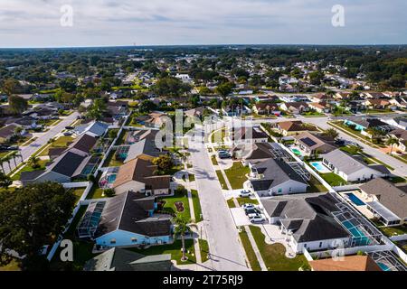 Splendida vista aerea dei sobborghi di Tampa in un residenziale di lusso in Florida USA - Real State Foto Stock