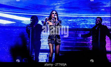 Edmonton, Canada. 8 novembre 2023. La superstar canadese di musica country Shania Twain si esibisce durante il suo "Queen of me" Tour a Edmonton. Credito: SOPA Images Limited/Alamy Live News Foto Stock