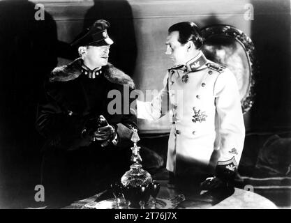 DOUGLAS FAIRBANKS Jr. E RAYMOND MASSEY in IL PRIGIONIERO DI ZENDA 1937 regista JOHN CROMWELL romanzo Anthony Hope sceneggiatura John L. Balderston musica Alfred Newman costumi Ernest Dryden produttore David O. Selznick Selznick International Pictures / United Artists Foto Stock