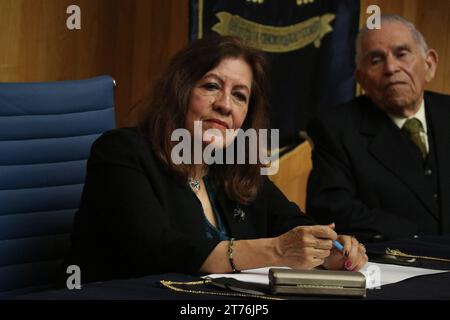 Città del Messico, Messico. 13 novembre 2023. La dottoressa Carola GarcÃ-a CalderÃ³n, direttrice della Facoltà di Scienze politiche e sociali (FCPyS) dell'UNAM, ha presentato il suo terzo rapporto di attività presso l'Auditorium Pablo GonzÃ¡lez Casanova della Facoltà di Scienze politiche e sociali il 13 novembre 2023 a città del Messico, Messico. (Immagine di credito: © José Luis Torales/eyepix via ZUMA Press Wire) SOLO USO EDITORIALE! Non per USO commerciale! Foto Stock