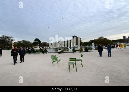 Il Bassin Octogonal al Giardino delle Tuileries a Parigi, Francia. Foto Stock