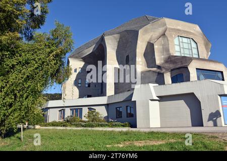 Il Goetheanum, centro mondiale del movimento antroposofico, progettato da Rudolf Steiner, fondatore del movimento, costruì 1924-28, cemento armato Foto Stock