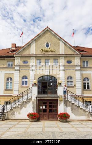 Polanica Zdroj, Polonia, 16 luglio 2023: Edificio Pijalnia nella città Polanica Zdroj nella contea di Klodzko, Voivodato della bassa Slesia nella Polonia occidentale Foto Stock