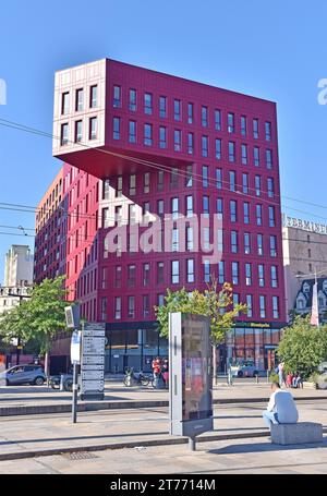 St Etienne, una città deindustrializzata che si reinventa, creando un'area commerciale e un centro di transito vicino alla straordinaria stazione ferroviaria SNCF, rinnovamento urbano Foto Stock