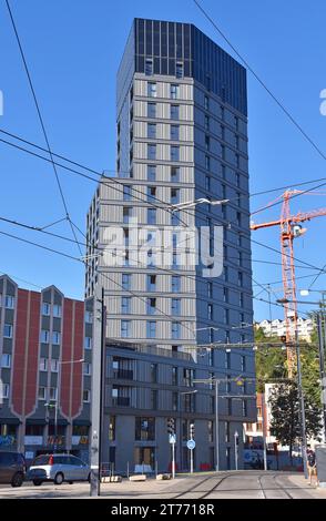 St Etienne, una città deindustrializzata che si reinventa, creando un'area commerciale e un centro di transito vicino alla straordinaria stazione ferroviaria SNCF, rinnovamento urbano Foto Stock