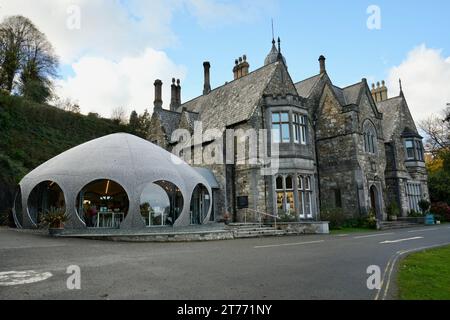 Plas Glyn y Weddw Gallery, galleria d'arte in una residenza gotica del XIX secolo. Llanbedrog, Pwllheli, Wales, UK, 10 novembre, 2023. Foto Stock