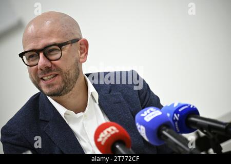 Bruxelles, Belgio. 14 novembre 2023. Steven Coenegrachts di Open Vld raffigurato durante una conferenza stampa riguardante l'accordo sul decreto sull'azoto del governo fiammingo a Bruxelles, martedì 14 novembre 2023. BELGA PHOTO JASPER JACOBS Credit: Belga News Agency/Alamy Live News Foto Stock