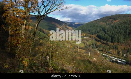 Vista su Corris sopra la valle di Dulas, GALLES, Regno Unito Foto Stock