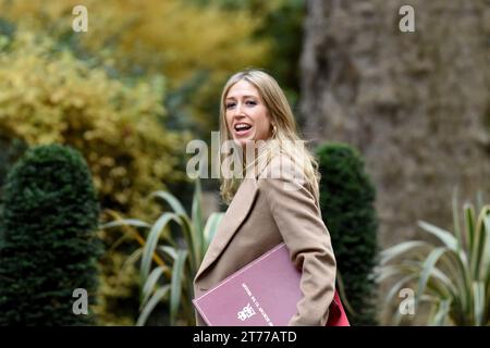 Londra, Regno Unito. 14 novembre 2023. Laura Trott Chief Secretary to the Treasury arriva a Downing Street per una riunione del Gabinetto credito: MARTIN DALTON/Alamy Live News Foto Stock