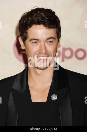 Hollywood, California, USA. 13 novembre 2023. Tom Blyth partecipa alla Ballad of Songbirds & Snakes' Los Angeles Premiere al TCL Chinese Theatre il 13 novembre 2023 a Hollywood, California. Crediti: Jeffrey Mayer/JTM Photos/Media Punch/Alamy Live News Foto Stock