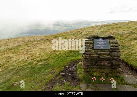 King's Seat Hill, un memoriale ai piloti di tre Spitfire della RAF Grangemouth che si schiantarono qui il 16 gennaio 1943 Foto Stock