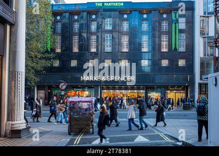 Marks e Spencer The Pantheon, Oxford Street Store Londra. M&S Oxford Street. Negozio M&S Pantheon. Costruito nel 1938, aggiornato negli anni '50. Robert Lutyens grado II Foto Stock