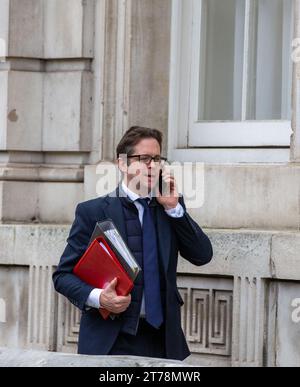 Londra, Regno Unito. 14 novembre 2023. Alex Burghart MP di Brentwood at arriva all'ufficio del Gabinetto Whitehall Credit: Richard Lincoln/Alamy Live News Foto Stock