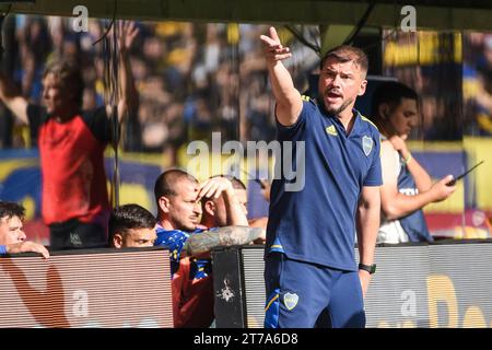 Mariano Herron allenatore del Boca Juniors durante la partita di Liga Argentina tra CA Boca Juniors e Newell's giocata al la Bombonera Stadium il 12 novembre 2023 a Buenos Aires, Spagna. (Foto di Santiago Joel Abdala / PRESSINPHOTO) Foto Stock