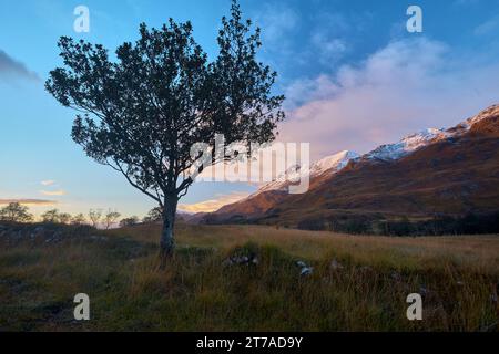 Tramonto nelle Highlands scozzesi Foto Stock