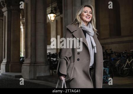 Regno Unito 14 novembre 2023. Esther McVey, parlamentare, Ministro senza portafoglio nell'Ufficio di Gabinetto. I ministri del nuovo governo rimescolato partecipano alla riunione settimanale del gabinetto di governo al 10 Downing Street a Westminster, Londra, Inghilterra. Foto Stock