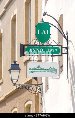 Luxembourg Accuel Information sign (Citizen Information Bureau), Bisserweg, Grund Quartier, comune di Lussemburgo, Lussemburgo Foto Stock