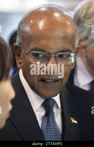 Villepinte, Francia. 14 novembre 2023. K Shanmugam, Ministro degli interni di Singapore e Ministro della legge, visita la mostra internazionale della sicurezza nazionale fiera Milipol, al Parc des Expositions di Villepinte, Parigi Surbubs, il 14 novembre 2023. Foto di Raphael Lafargue/ABACAPRESS.COM Credit: Abaca Press/Alamy Live News Foto Stock