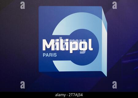 Villepinte, Francia. 14 novembre 2023. Logo Milipol Paris alla fiera internazionale della sicurezza nazionale fiera Milipol, presso il Parc des Expositions di Villepinte, Paris Surbubs, il 14 novembre 2023. Foto di Raphael Lafargue/ABACAPRESS.COM Credit: Abaca Press/Alamy Live News Foto Stock
