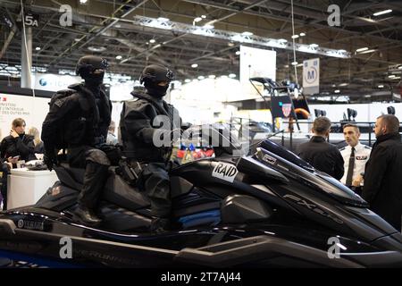 Villepinte, Francia. 14 novembre 2023. RAID stand alla fiera internazionale della sicurezza nazionale Milipol, al Parc des Expositions di Villepinte, Parigi Surbubs, il 14 novembre 2023. Foto di Raphael Lafargue/ABACAPRESS.COM Credit: Abaca Press/Alamy Live News Foto Stock