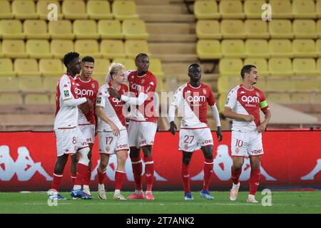 Monaco, Monaco. 5 novembre 2023. Aleksandr Golovin dell'AS Monaco festeggia con i compagni di squadra dopo aver segnato per dare alla squadra un vantaggio di 2-0 durante la partita di Ligue 1 allo Stade Louis II di Monaco. Il credito fotografico dovrebbe leggere: Jonathan Moscrop/Sportimage Credit: Sportimage Ltd/Alamy Live News Foto Stock