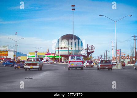 Febbraio 1986 - Juarez, Chicuahua, Messico: Film editoriale d'archivio foto del punto di riferimento del ristorante Gardie in Av Paeo Triunfo de la Republica. Foto Stock