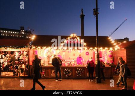 Trafalgar Square, Londra, Regno Unito. 14 novembre 2023. Il mercatino di Natale a Trafalgar Square. Crediti: Matthew Chattle/Alamy Live News Foto Stock