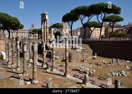 Italia, Roma, Foro di Cesare, portico sudoccidentale Foto Stock