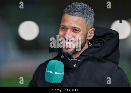 Horsham, Regno Unito. 14 novembre 2023. Jobi McAnuff presentatore itv durante la partita di replay Horsham FC vs Barnsley FC Emirates fa Cup 1st Round al Camping World Community Stadium, Horsham, Inghilterra, Regno Unito il 14 novembre 2023 credito: Every Second Media/Alamy Live News Foto Stock