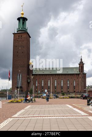 Stoccolma, Svezia - 25 luglio 2023: Il Municipio di Stoccolma è l'edificio del Consiglio comunale di Stoccolma in Svezia. Si trova sull'isola di Kungsholmen Foto Stock