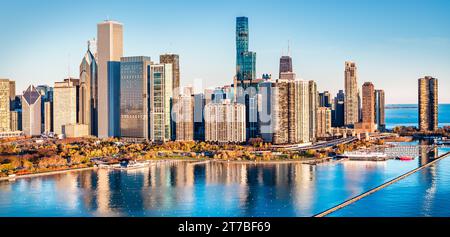 Lago Michigan, Lincoln Park e skyline della città con famosi edifici in autunno, Chicago, Illinois, USA Foto Stock