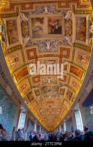 La stanza della mappa, i Musei Vaticani, Roma, Italia Foto Stock