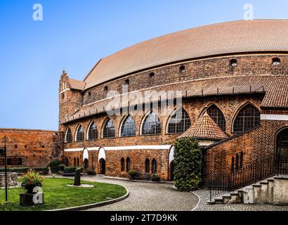 Castello di Ordensburg costruito dall'ordine Teutonico a Olsztyn. Olsztyn (Allenstein, Holstin) è una città sul fiume Lyna, nel nord-est della Polonia. Olsztyn è capitale Foto Stock