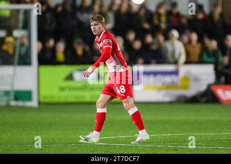 Horsham, Regno Unito. 14 novembre 2023. Barnsley centrocampista Luca Connell (48) durante la partita di replay del primo round Horsham FC vs Barnsley FC Emirates fa Cup al Camping World Community Stadium, Horsham, Inghilterra, Regno Unito il 14 novembre 2023 credito: Every Second Media/Alamy Live News Foto Stock