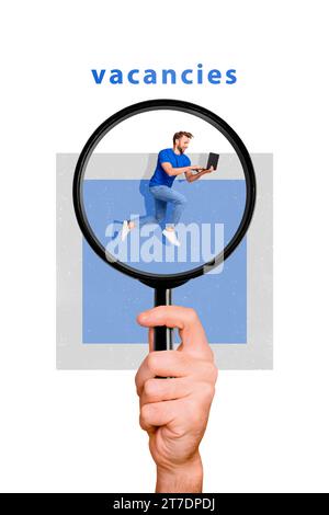 Banner collage di poster creativo di un giovane ragazzo divertente che gestisce un candidato alla ricerca di posti vacanti in Internet isolato su sfondo bianco Foto Stock