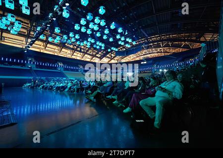 Lisbona, Portogallo. 14 novembre 2023. Vista del pubblico al Central Stage durante il primo giorno del Web Summit 2023 a Lisbona. Credito: SOPA Images Limited/Alamy Live News Foto Stock