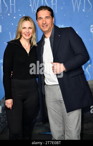 Denise Zich e Andreas Elsholz bei der Premiere des Kinofilms Wish im Zoo Palast. Berlino, 14.11.2023 *** Denise Zich e Andreas Elsholz alla prima del film Wish at Zoo Palast Berlin, 14 11 2023 foto:Xn.xKubelkax/xFuturexImagex Wish 3178 Foto Stock