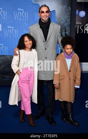 Janice Hofmann, Daniel Klare e Jaleyah Hofmann bei der Premiere des Kinofilms Wish im Zoo Palast. Berlin, 14.11.2023 *** Janice Hofmann, Daniel Klare e Jaleyah Hofmann alla premiere del film Wish at Zoo Palast Berlin, 14 11 2023 foto:Xn.xKubelkax/xFuturexImagex Wish 3231 Foto Stock