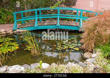 Muskegon, Michigan - il Monet Garden di Muskegon. Lakeshore Garden Masters ha trasformato un lotto vacante in un piccolo parco, ispirato al Monet Garden i. Foto Stock